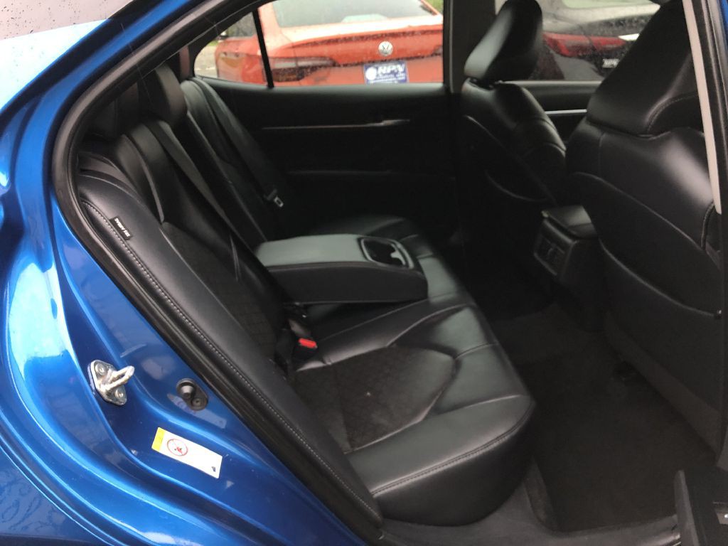 2018 Toyota Camry Image 15