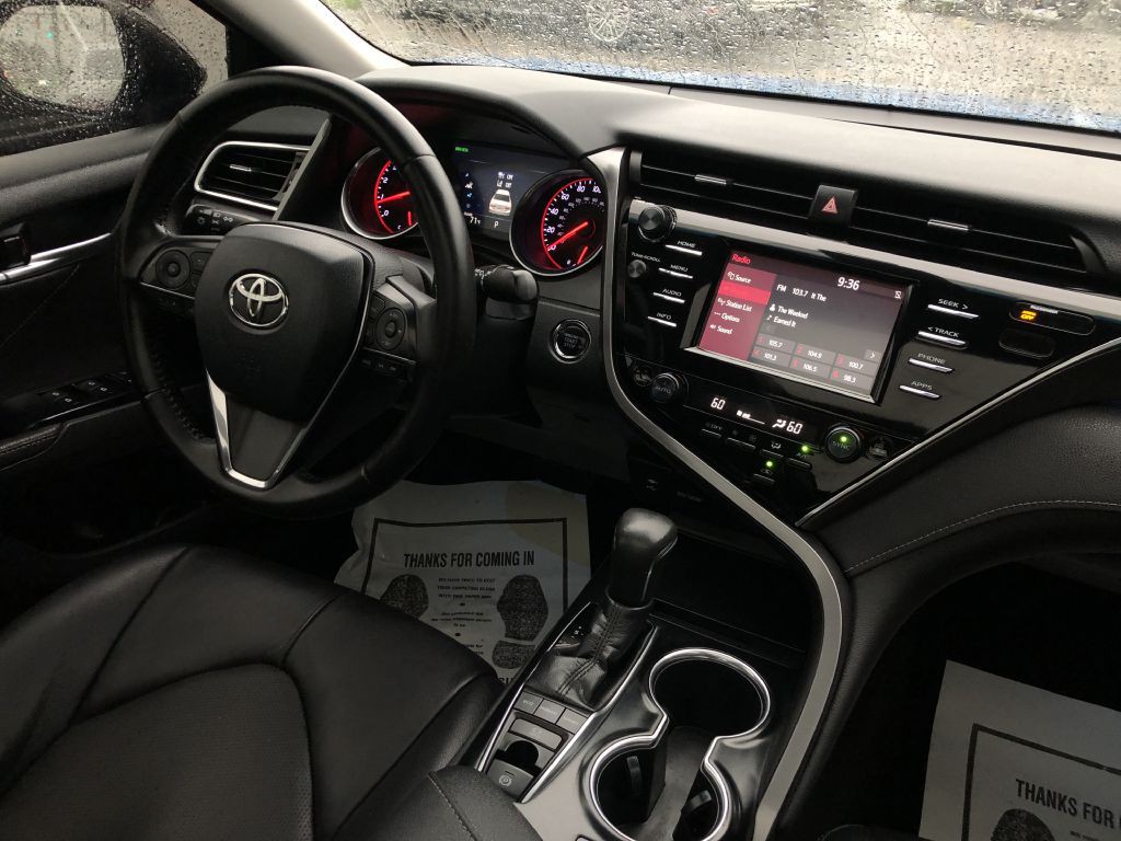 2018 Toyota Camry Image 17