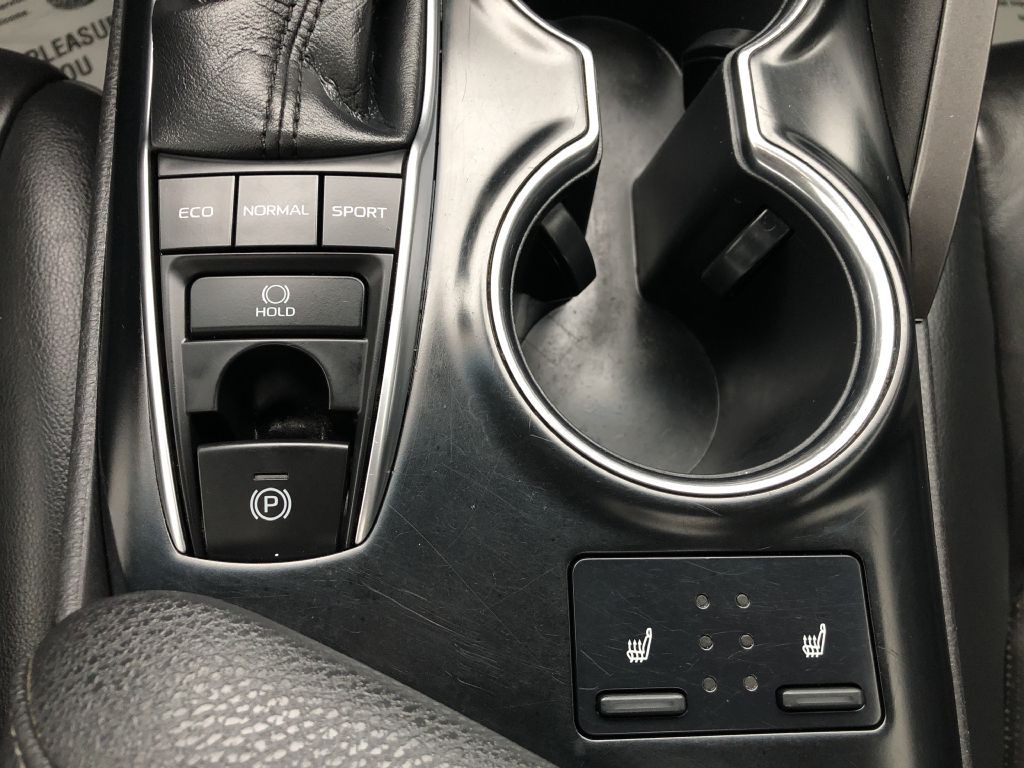 2018 Toyota Camry Image 25