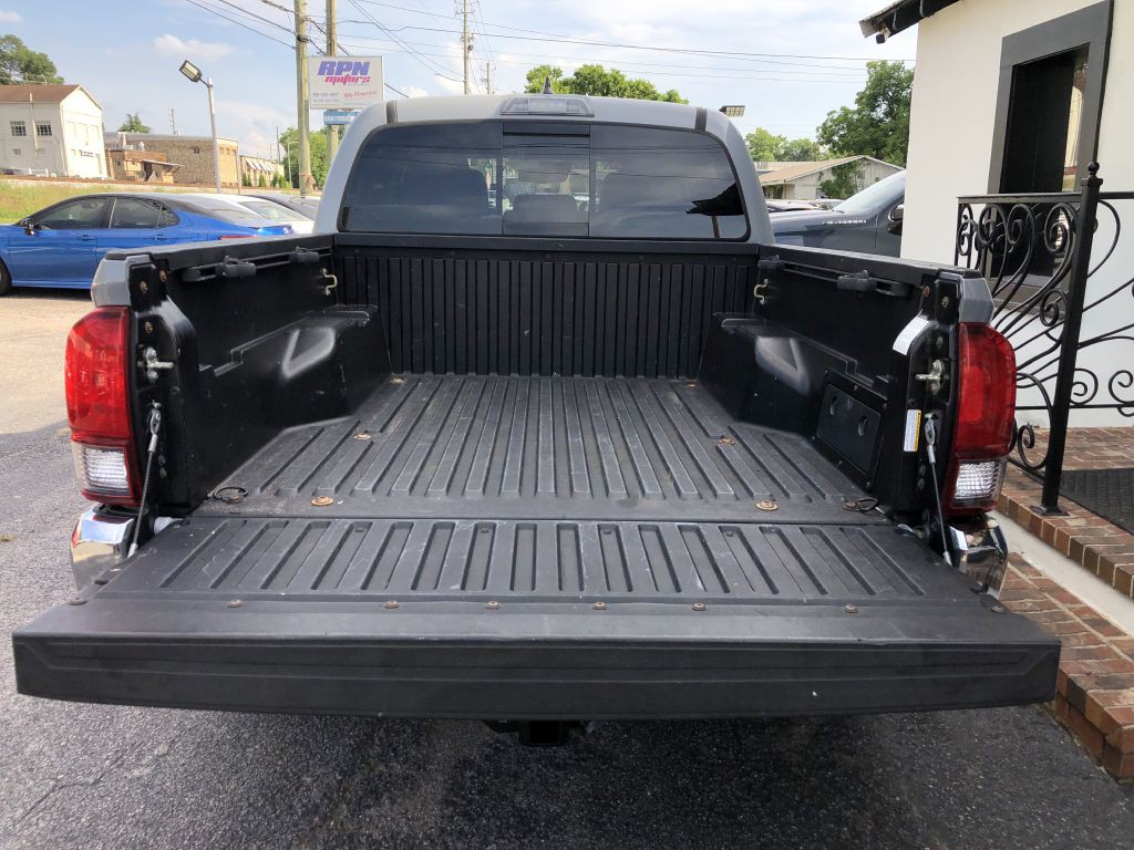 2019 Toyota Tacoma Image 8