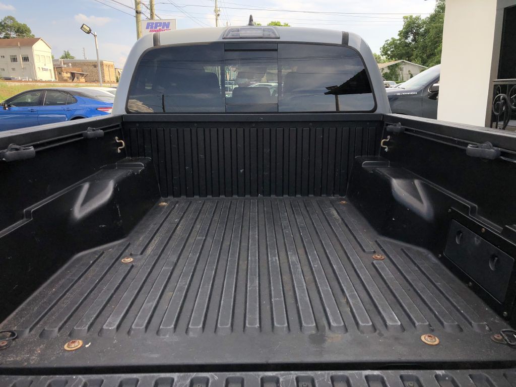 2019 Toyota Tacoma Image 9