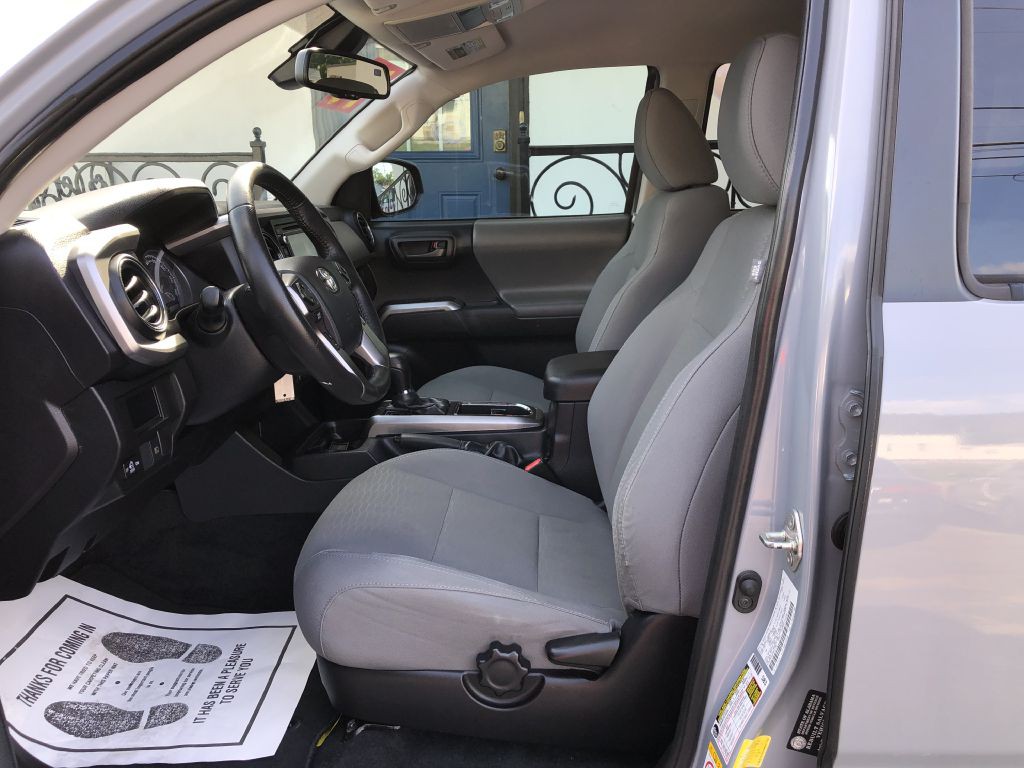 2019 Toyota Tacoma Image 10