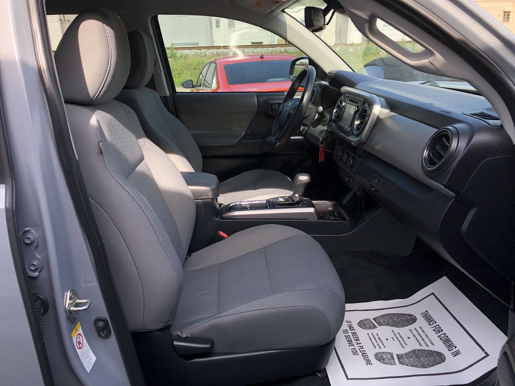 2019 Toyota Tacoma Image 11