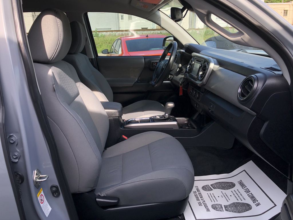 2019 Toyota Tacoma Image 12