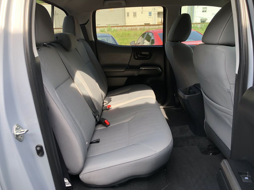 2019 Toyota Tacoma Image 13