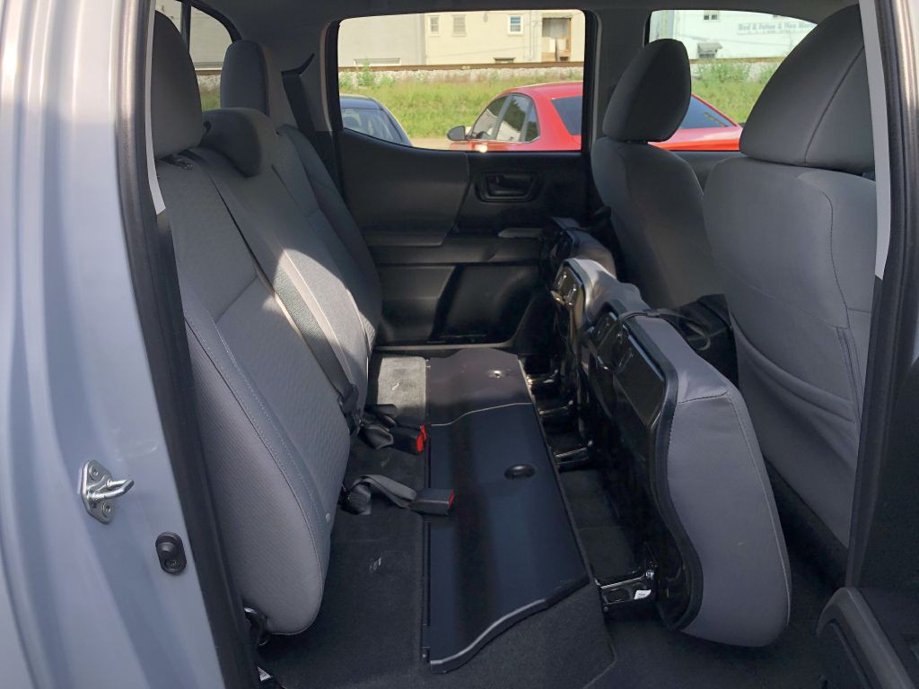 2019 Toyota Tacoma Image 14