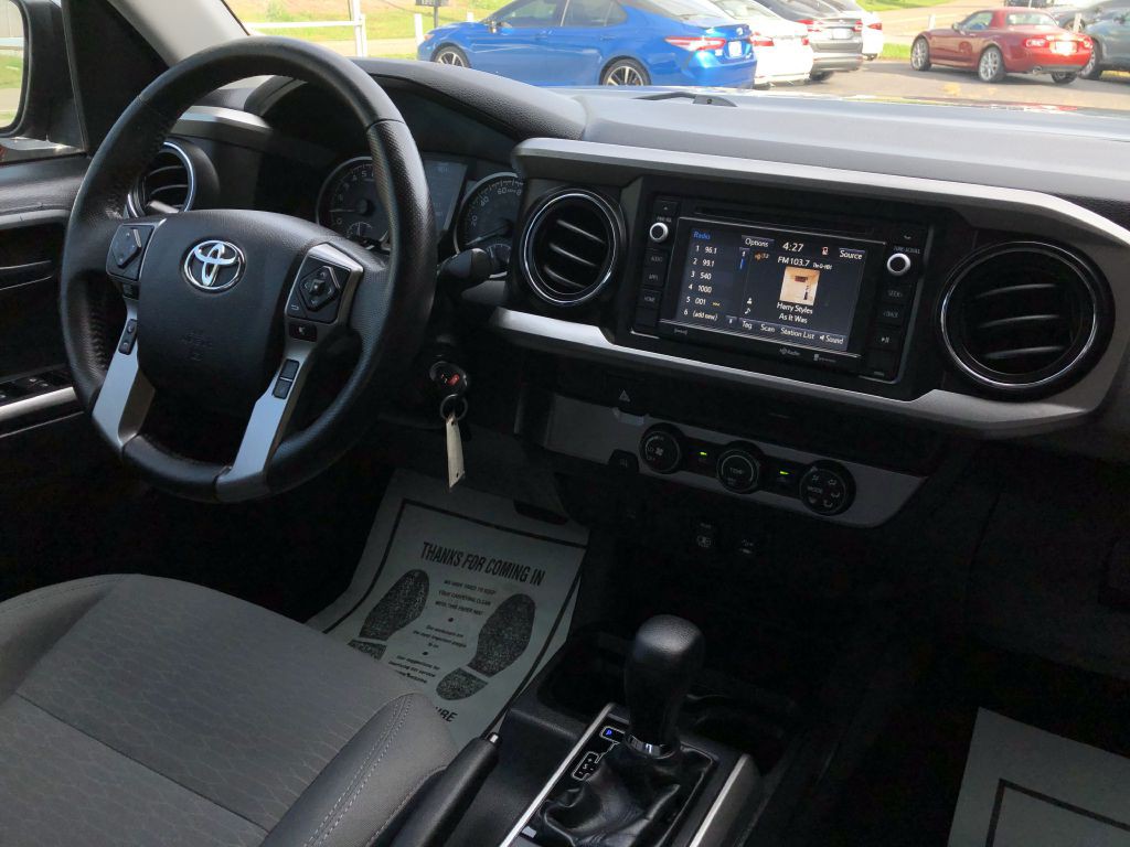 2019 Toyota Tacoma Image 16