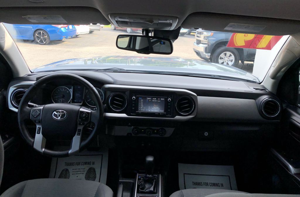 2019 Toyota Tacoma Image 18