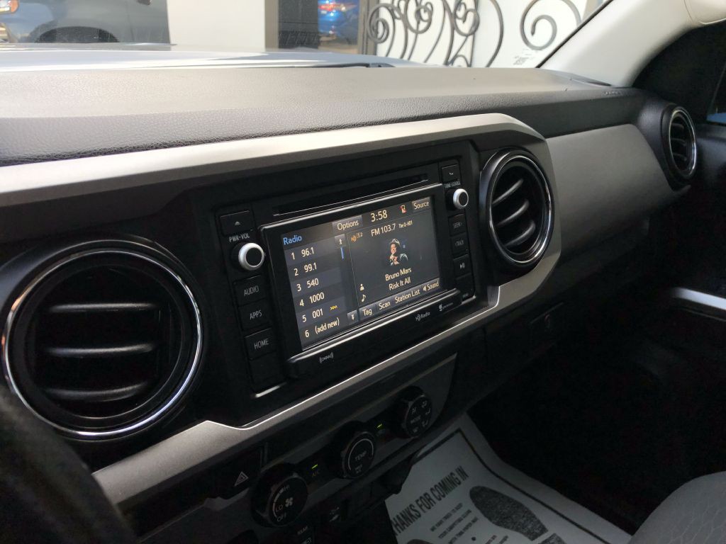 2019 Toyota Tacoma Image 19