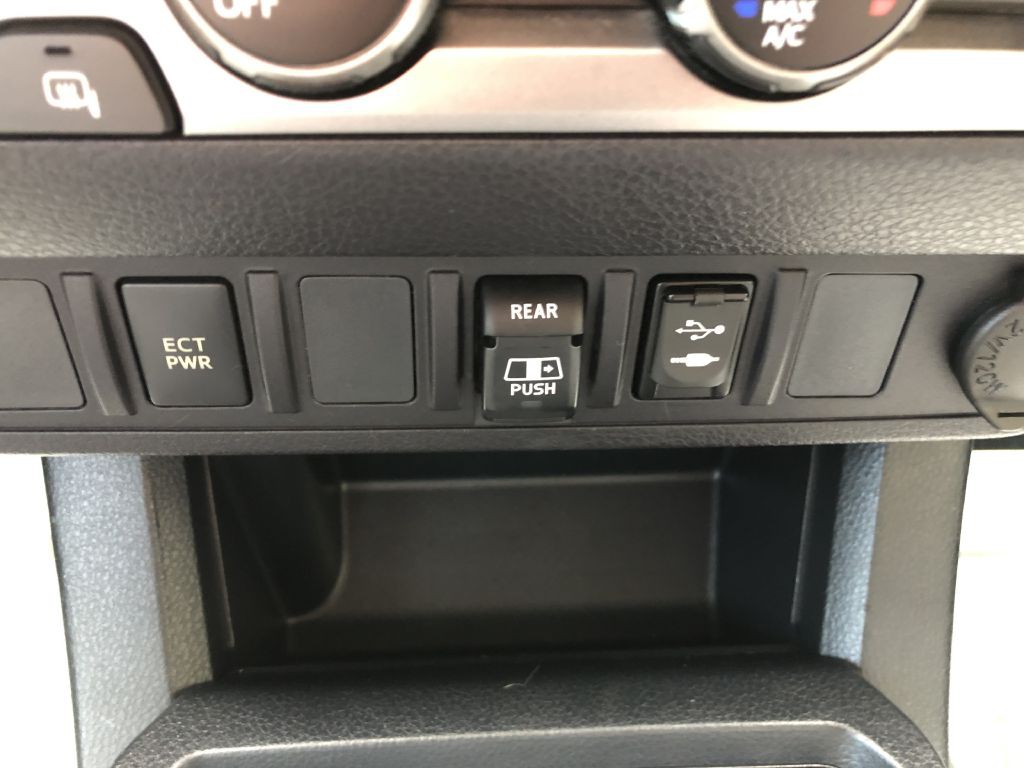 2019 Toyota Tacoma Image 21