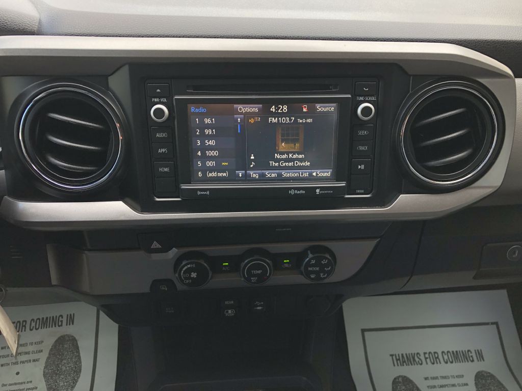 2019 Toyota Tacoma Image 24