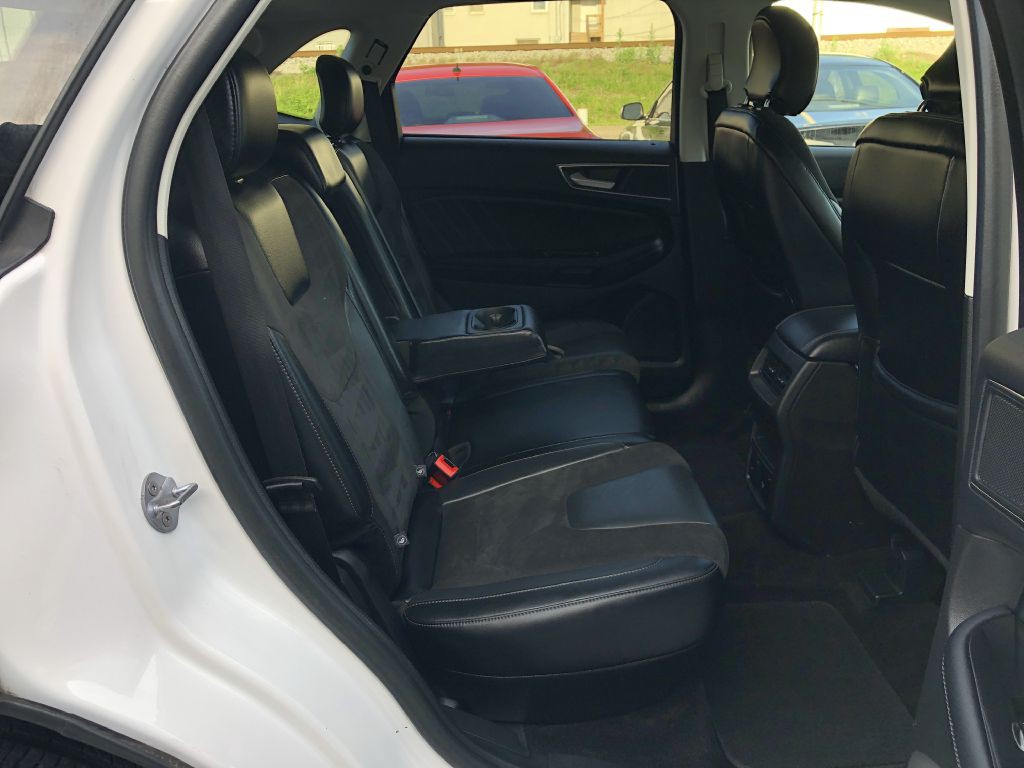 2017 Ford Edge Image 18
