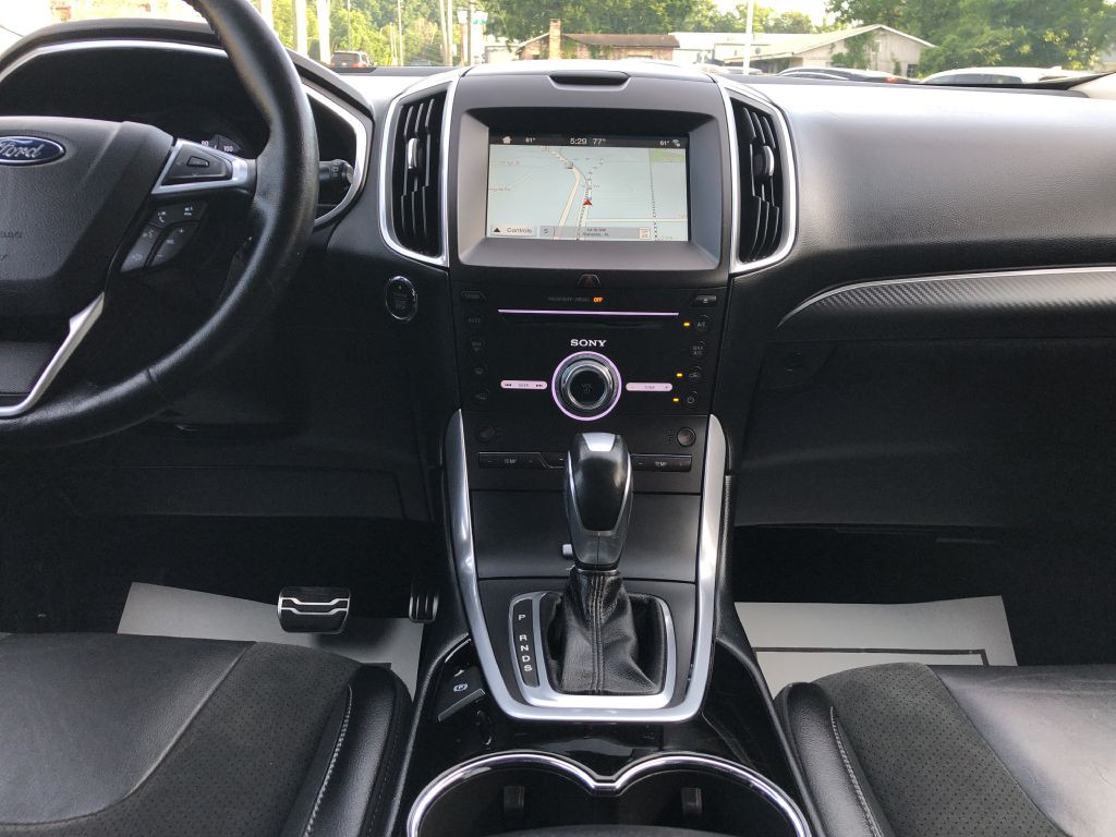 2017 Ford Edge Image 29