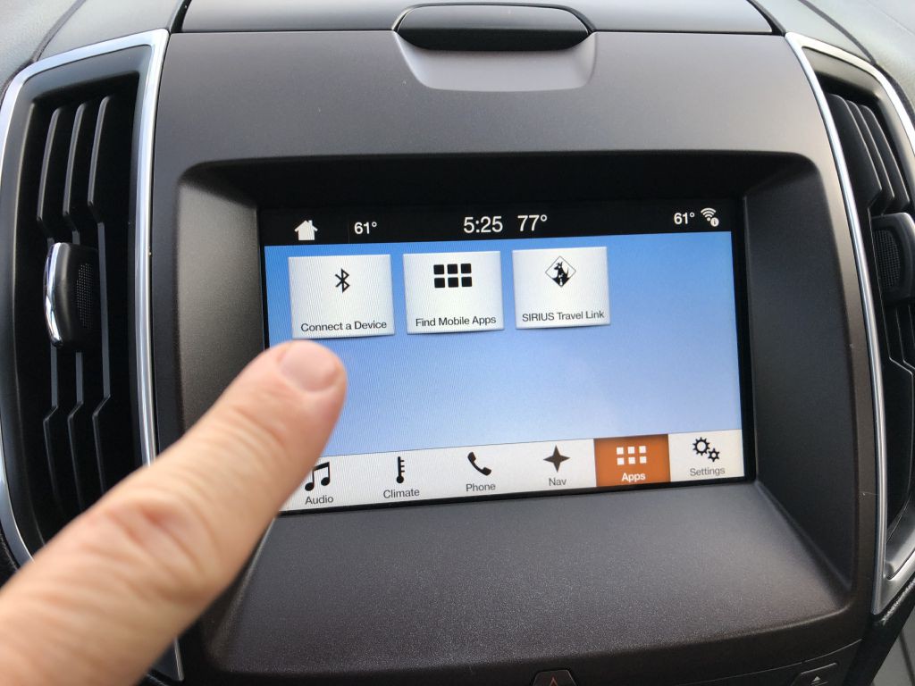 2017 Ford Edge Image 32