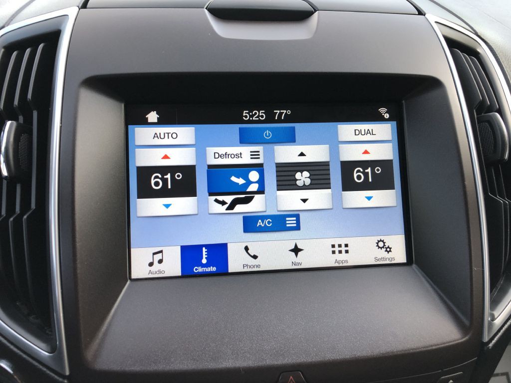 2017 Ford Edge Image 35