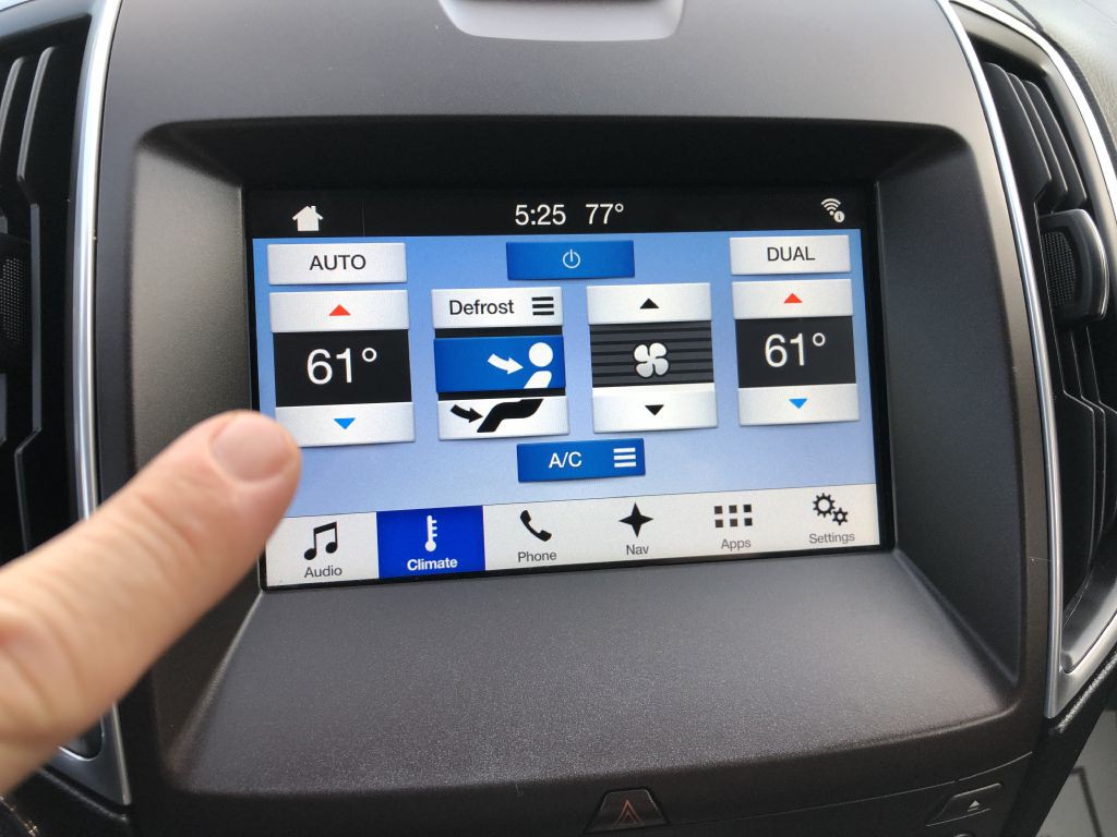 2017 Ford Edge Image 36