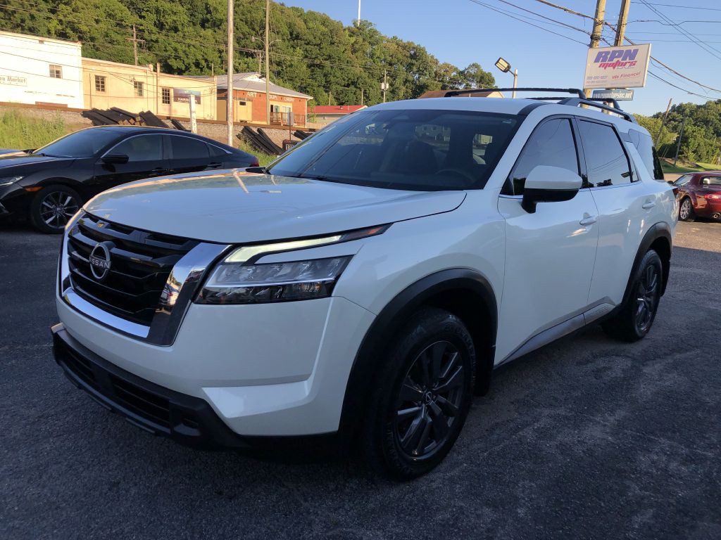 2022 Nissan Pathfinder Image 2