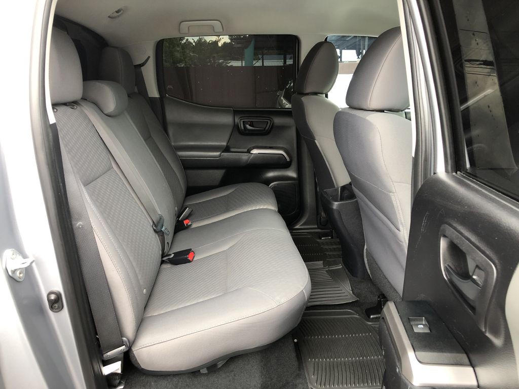 2021 Toyota Tacoma Image 17