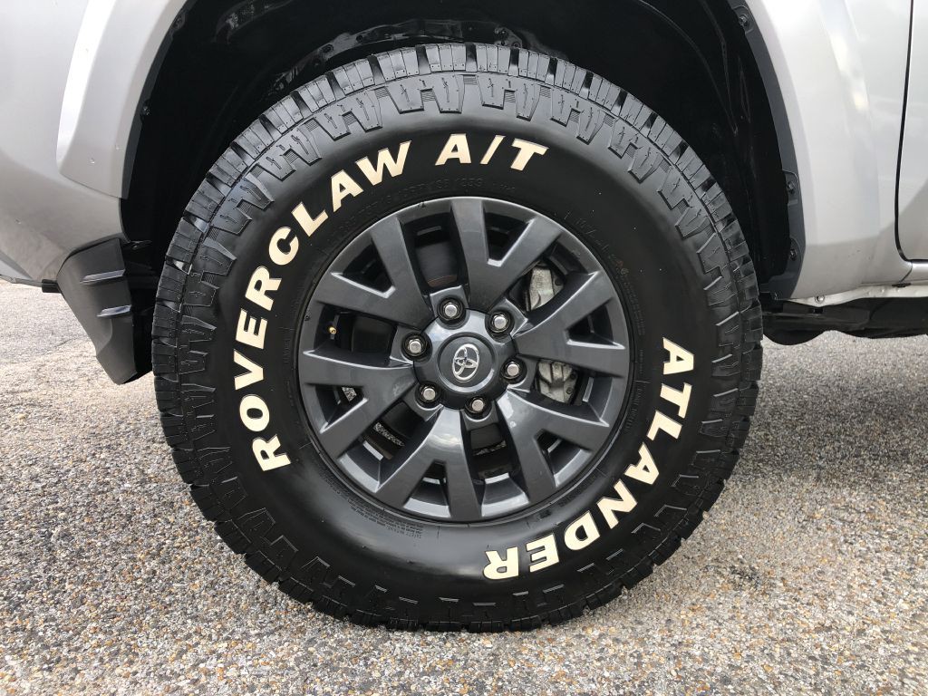 2021 Toyota Tacoma Image 41
