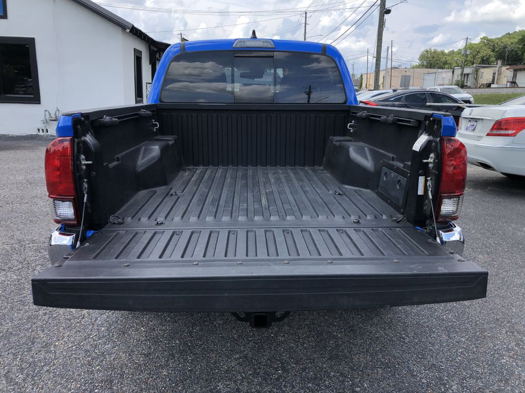 2021 Toyota Tacoma Image 9