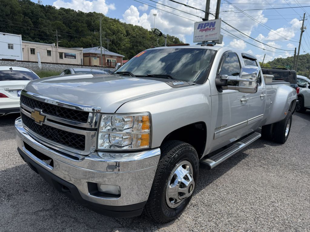 2011 Chevrolet Silverado 1500 Image 2