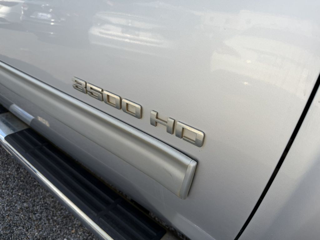 2011 Chevrolet Silverado 1500 Image 16