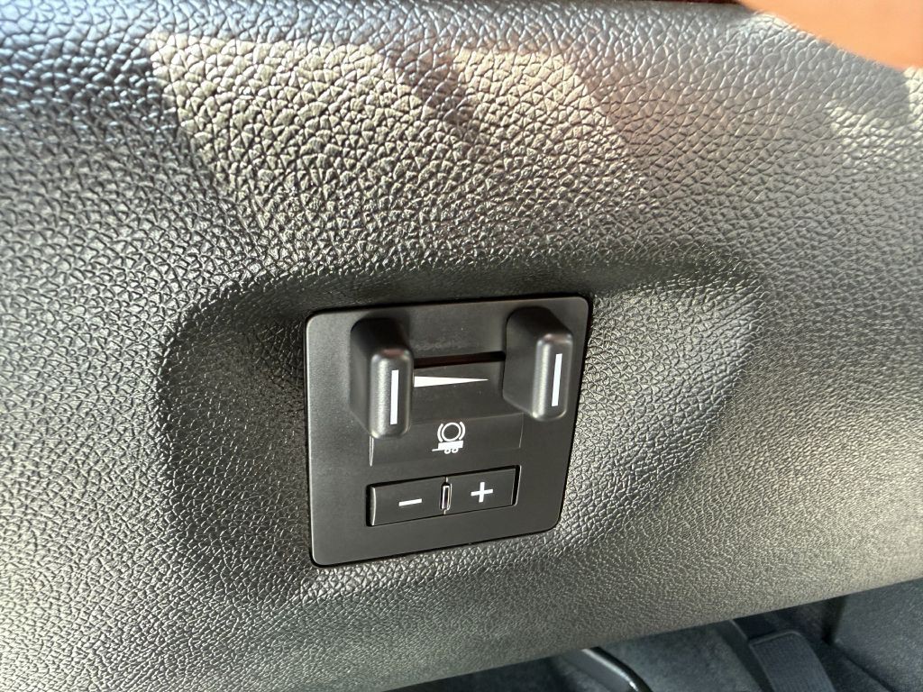 2011 Chevrolet Silverado 1500 Image 37