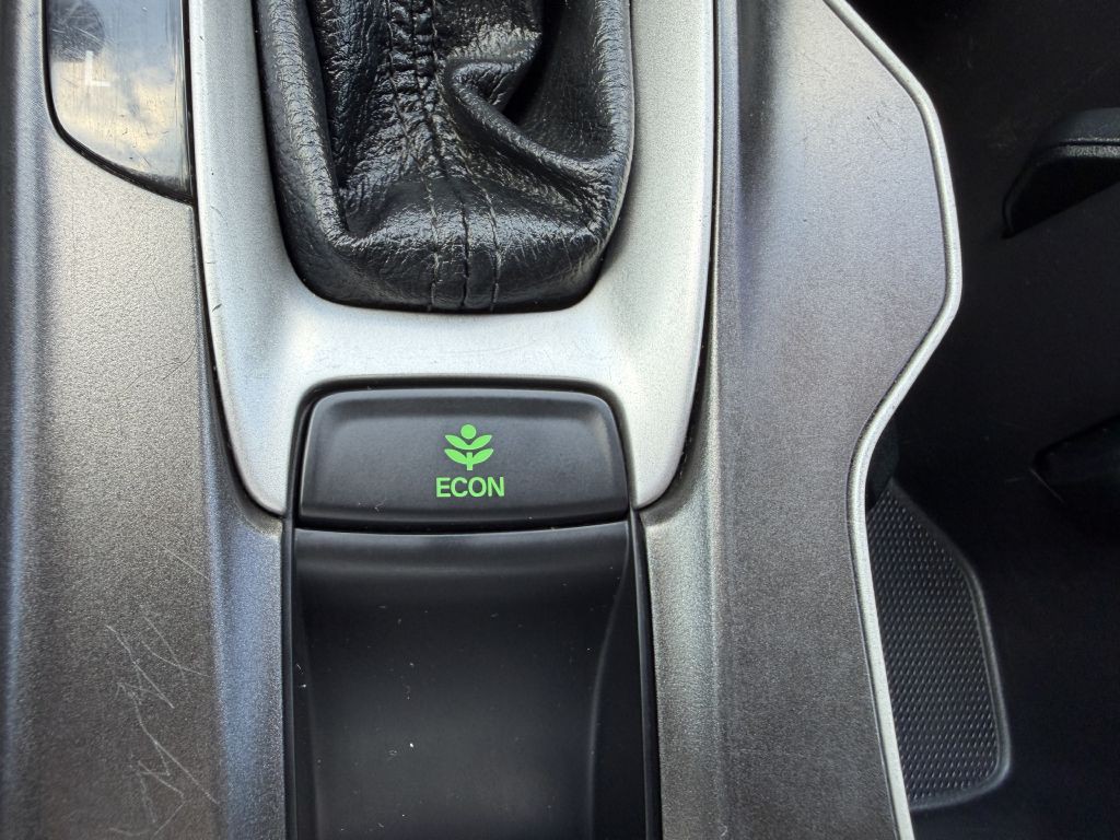 2019 Honda Accord Image 25