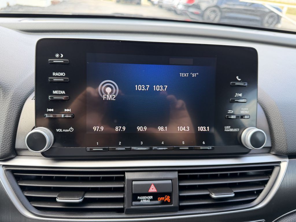 2019 Honda Accord Image 28