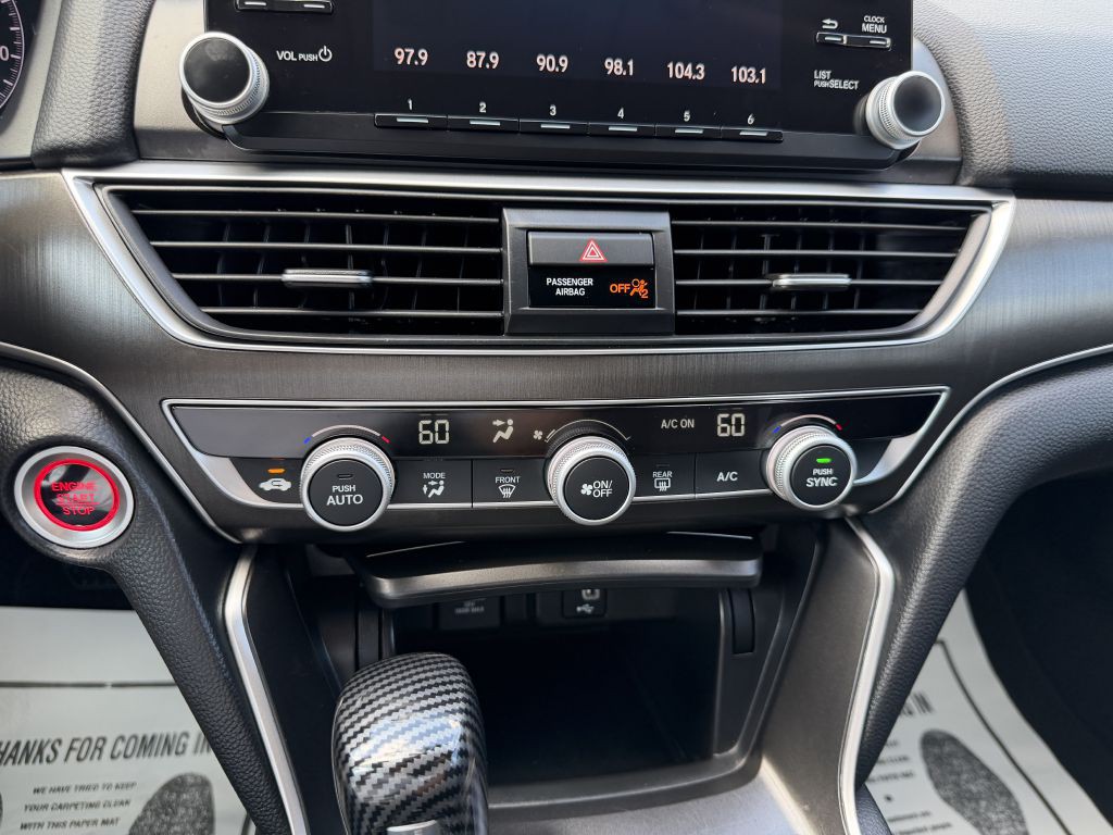 2019 Honda Accord Image 32