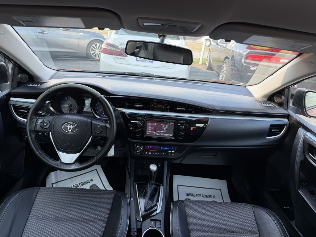 2016 Toyota Corolla Image 17