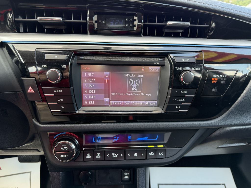 2016 Toyota Corolla Image 24