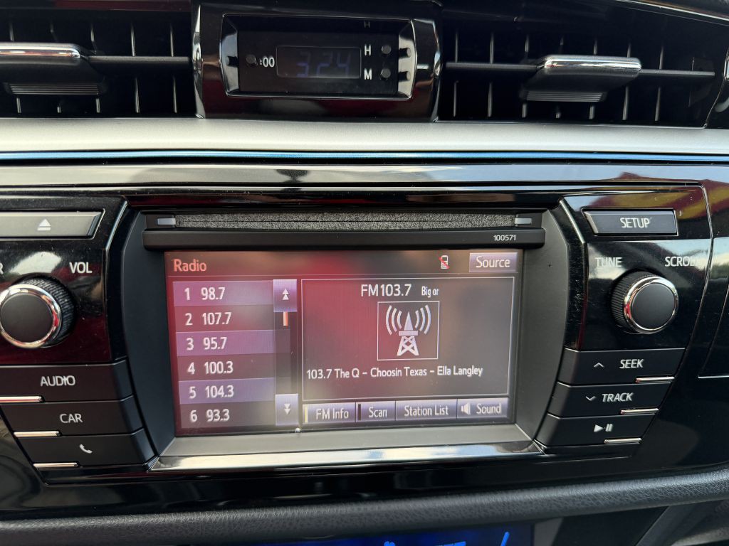 2016 Toyota Corolla Image 25