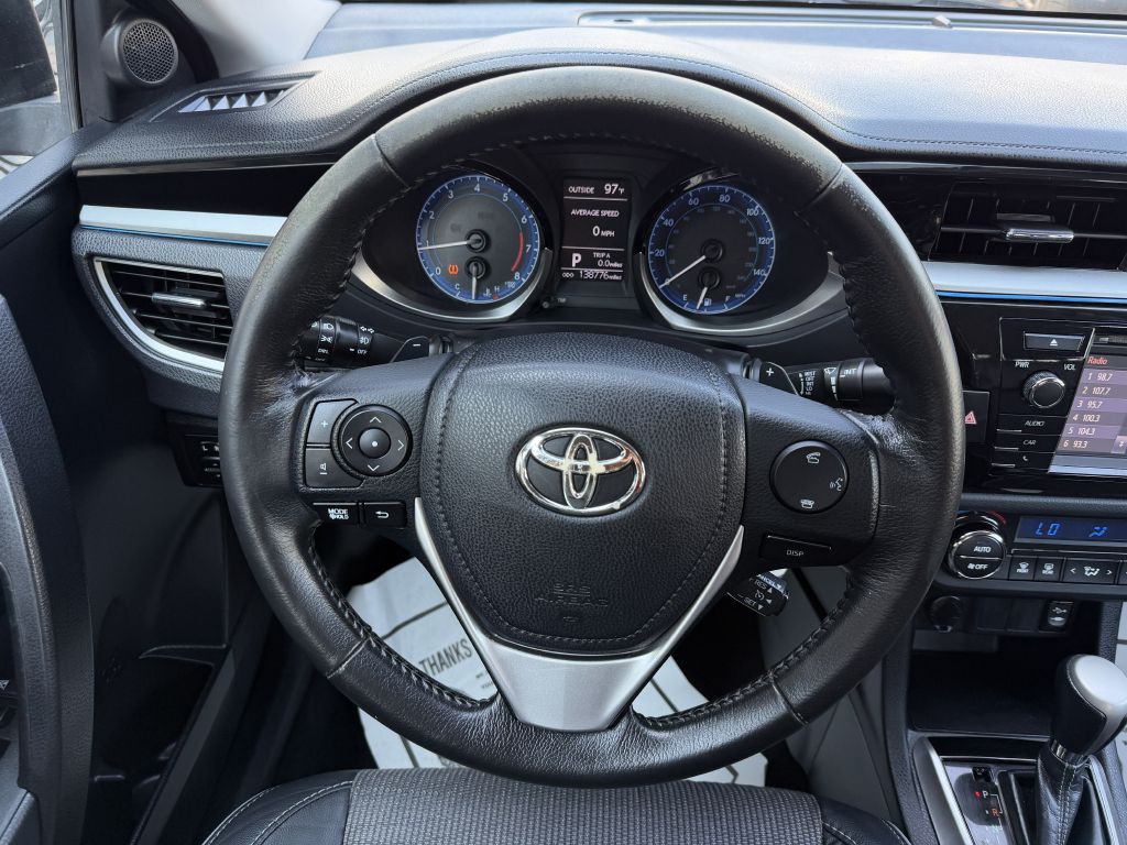 2016 Toyota Corolla Image 32