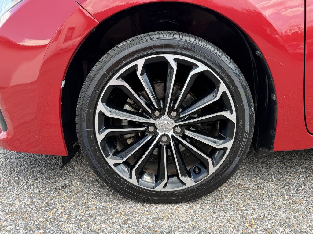 2016 Toyota Corolla Image 35