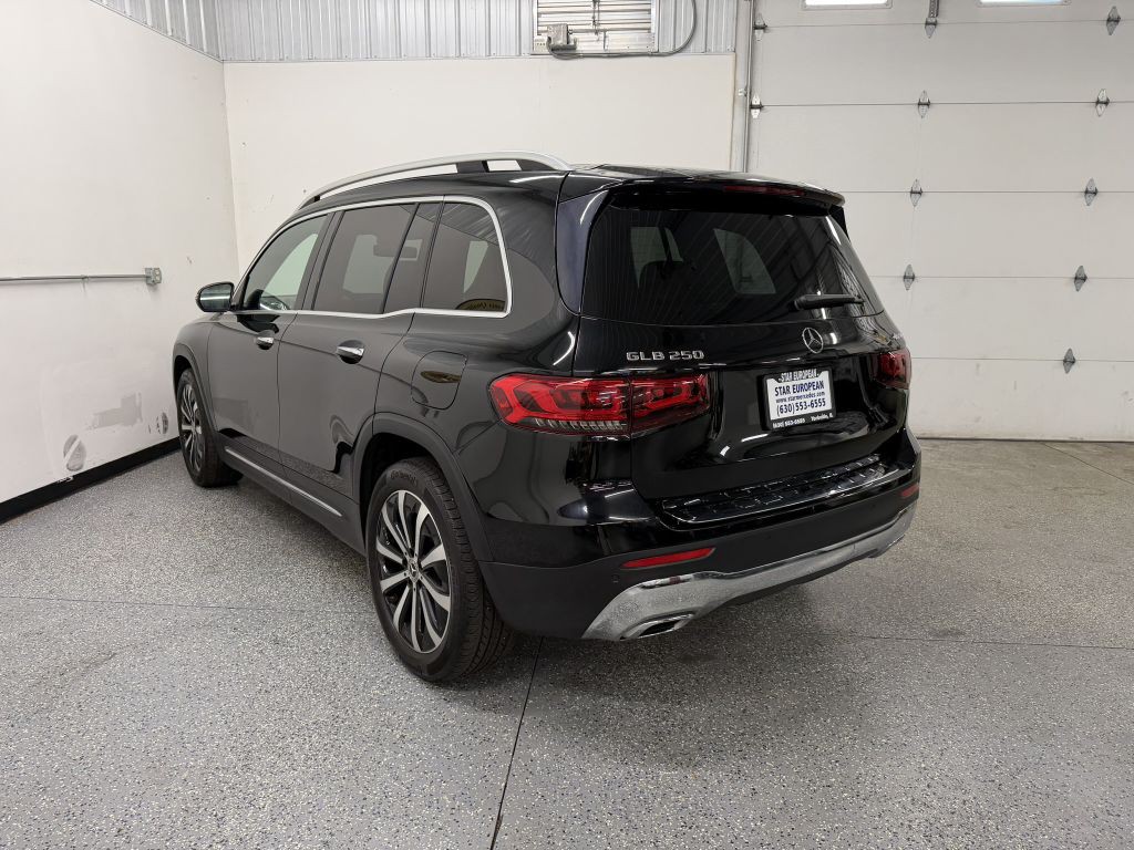 2021 Mercedes-Benz GLB Image 8