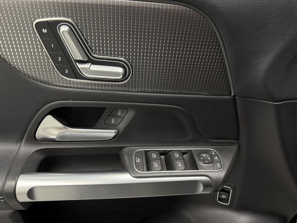 2021 Mercedes-Benz GLB Image 10