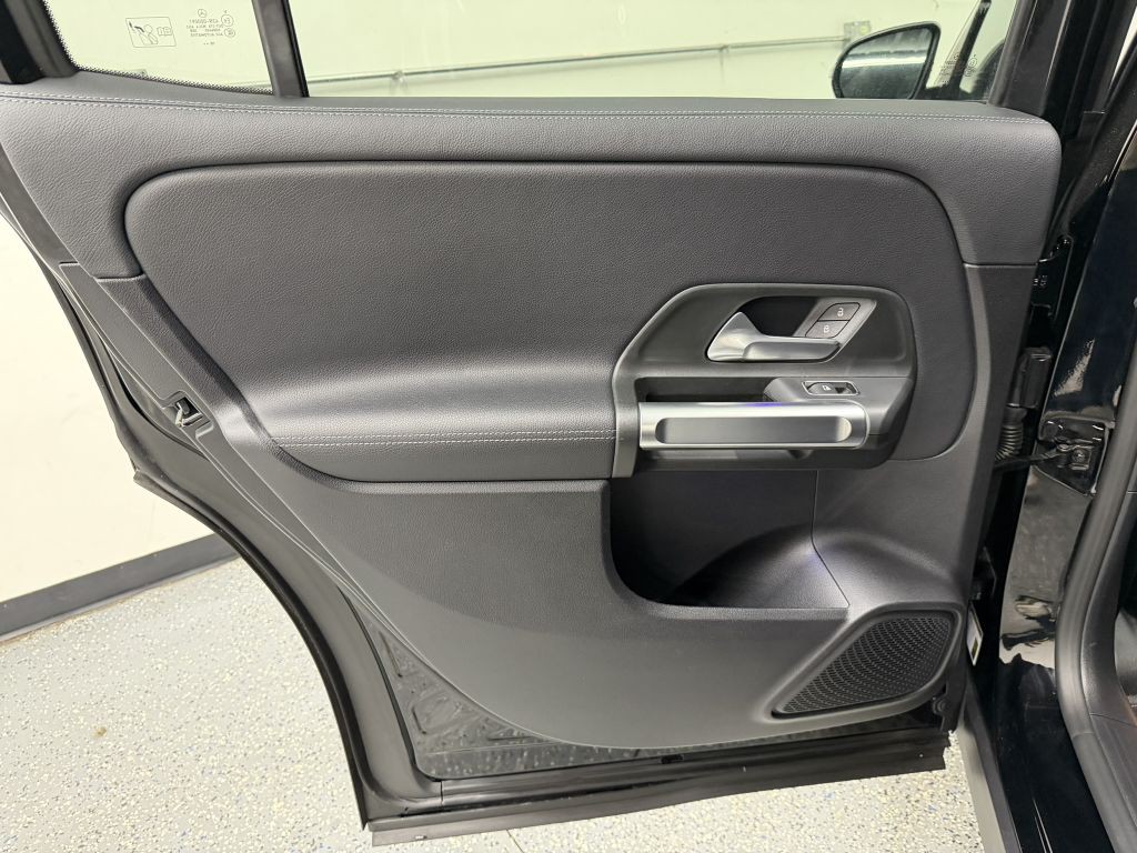 2021 Mercedes-Benz GLB Image 31