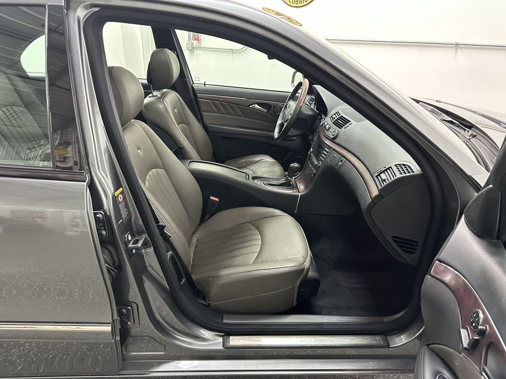 2007 Mercedes-Benz E-Class Image 24
