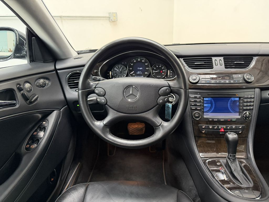 2007 Mercedes-Benz CLS-Class Image 12