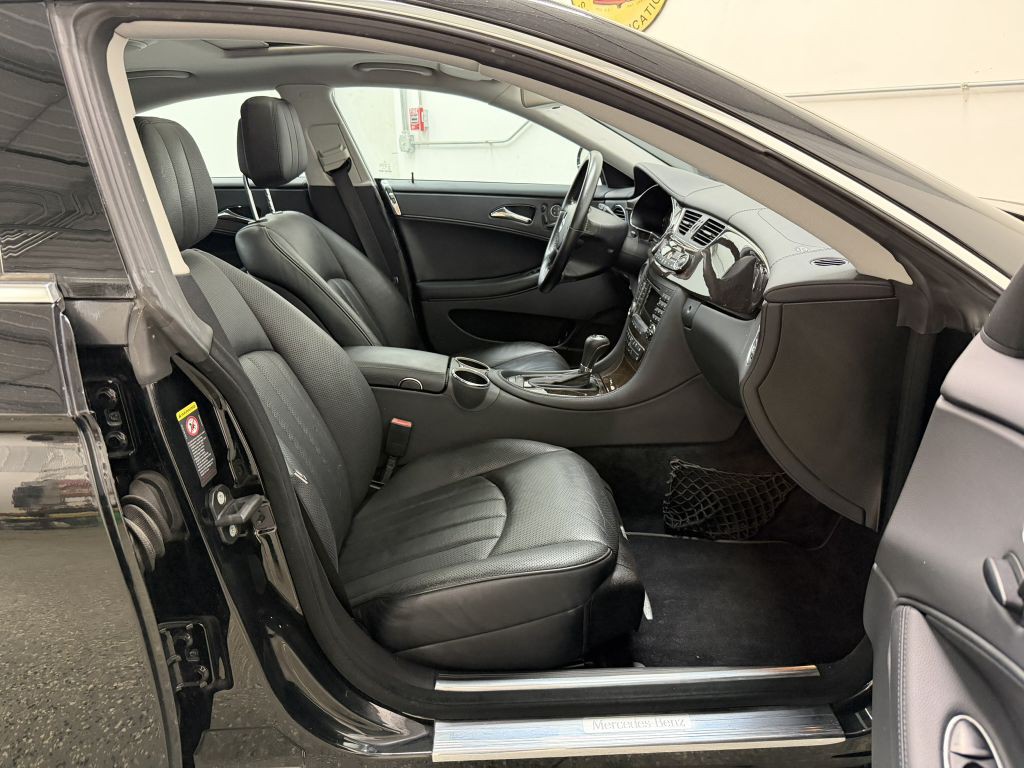 2007 Mercedes-Benz CLS-Class Image 23