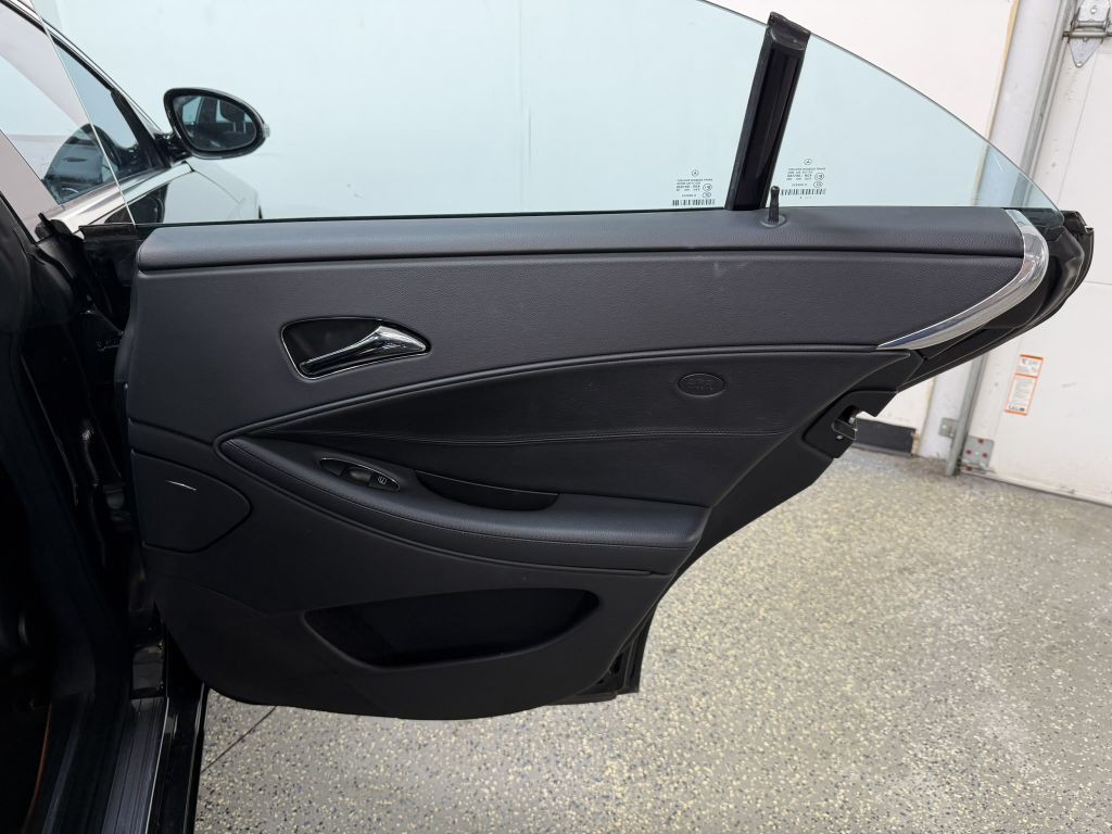2007 Mercedes-Benz CLS-Class Image 25