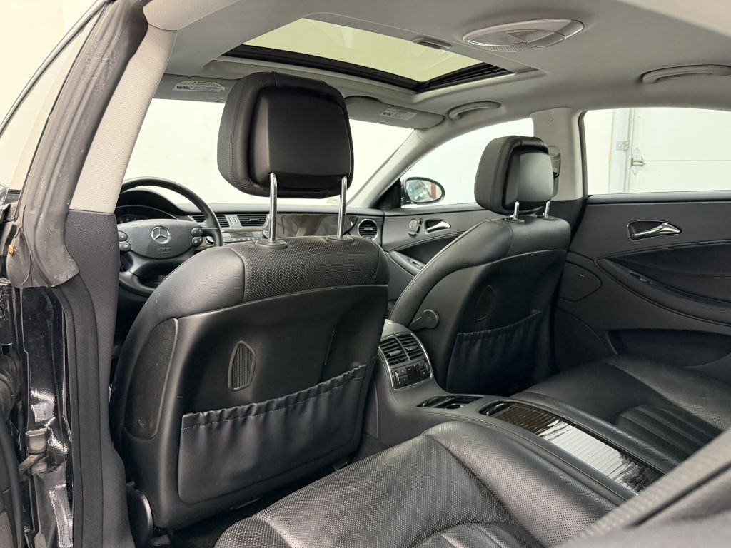 2007 Mercedes-Benz CLS-Class Image 32