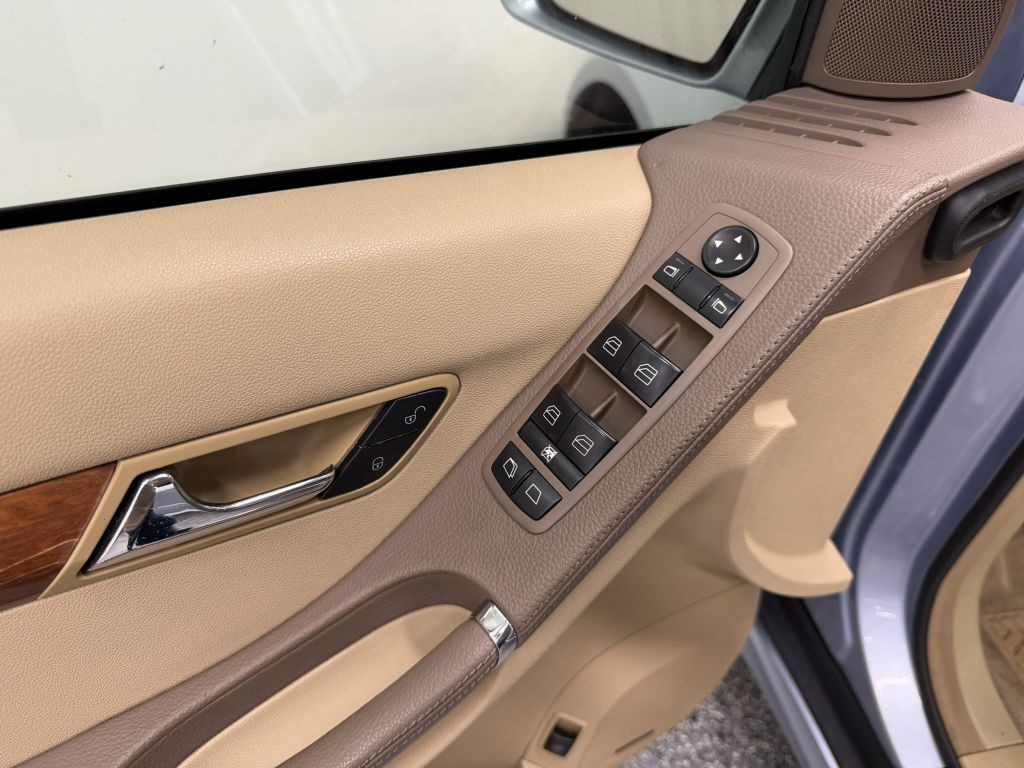 2007 Mercedes-Benz R-Class Image 8