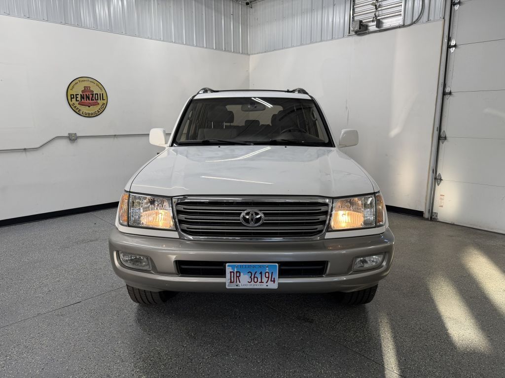 2003 Toyota Land Cruiser Image 2