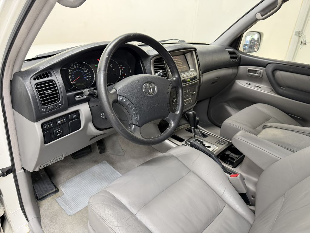 2003 Toyota Land Cruiser Image 10
