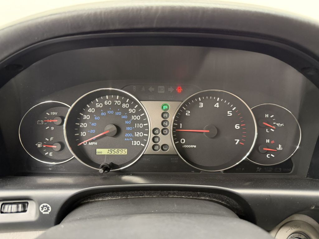 2003 Toyota Land Cruiser Image 12