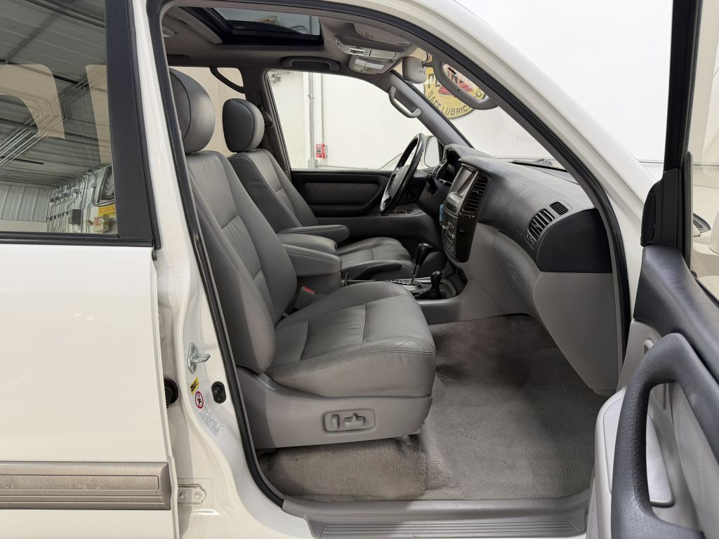 2003 Toyota Land Cruiser Image 20