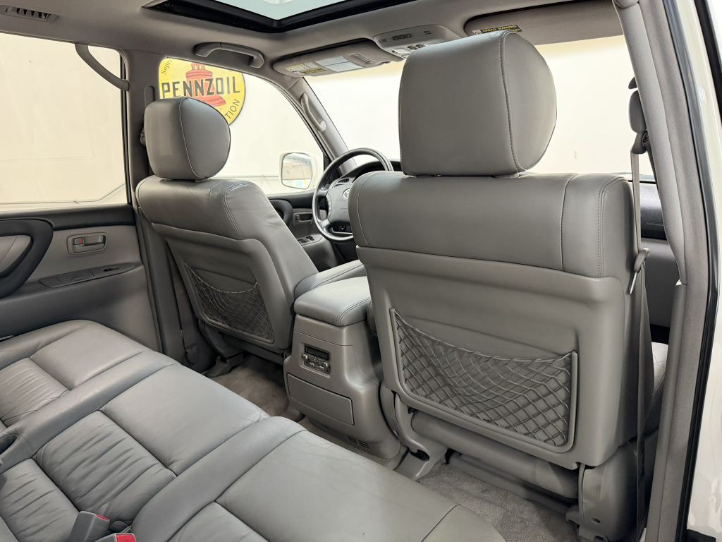 2003 Toyota Land Cruiser Image 24