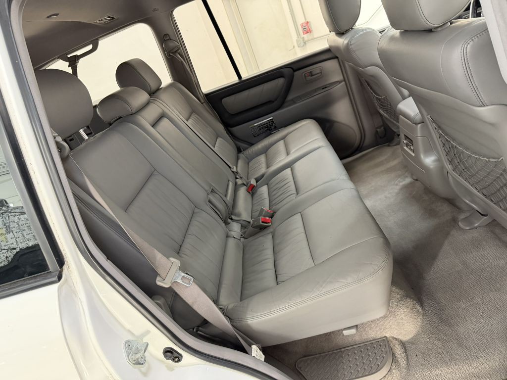 2003 Toyota Land Cruiser Image 25